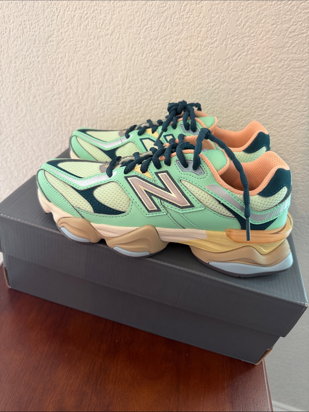New Balance 9060